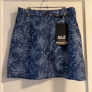 Jack Wolfskin NWT Blue Floral Skort Small